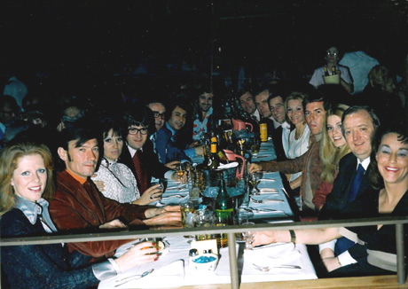 Paulene Stone, Laurence Harvey, Evie Bricusse, Leslie Bricusse, Richard Mills